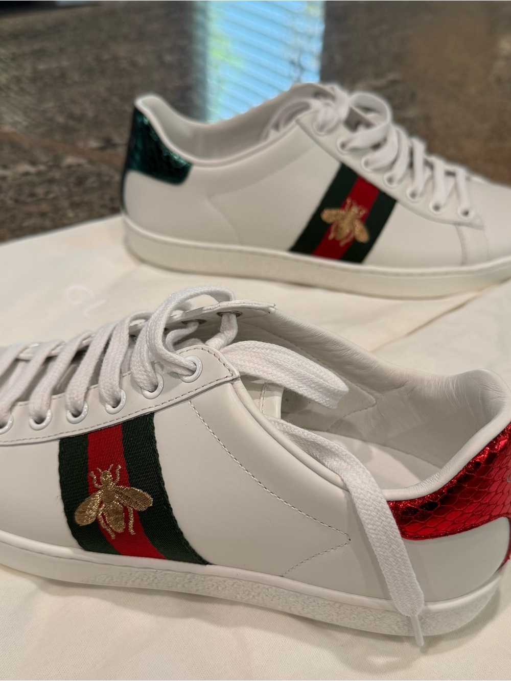 Authentic GUCCI White Leather Sneakers with Green & Red Stripe and Gold Bee - Picture 3 of 3